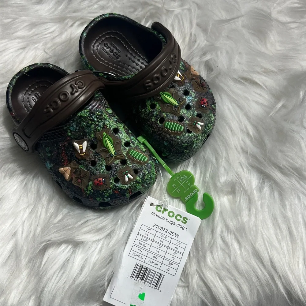 Crocs Classic Bugs Clogs Kid’s Size C4 Green and Brown